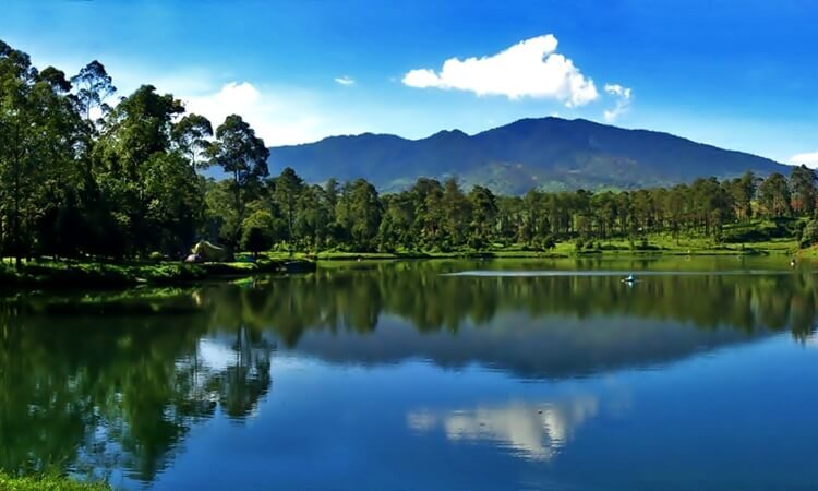 You are currently viewing Rekomendasi Wisata Alam di Bandung yang Mempesona